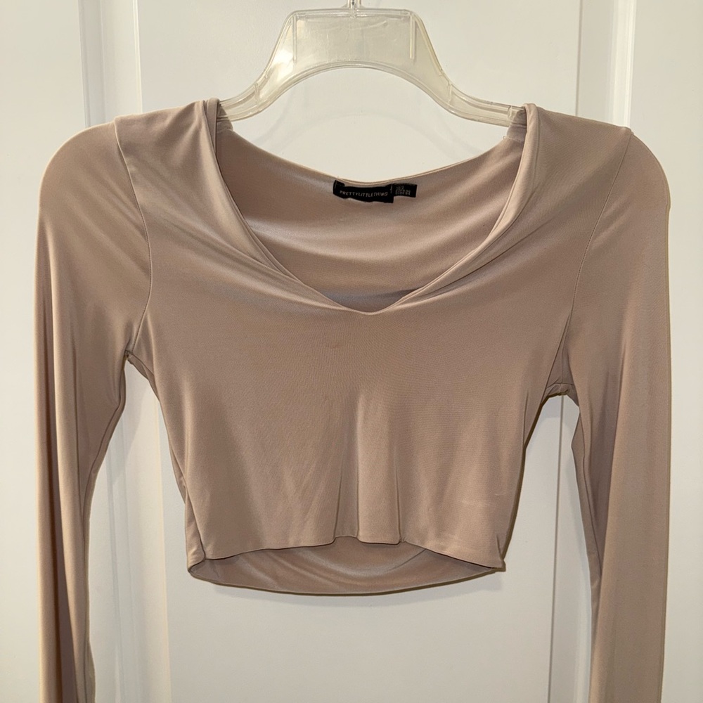 PRETTYLITTLETHING Beige Long Sleeve Crop Top
